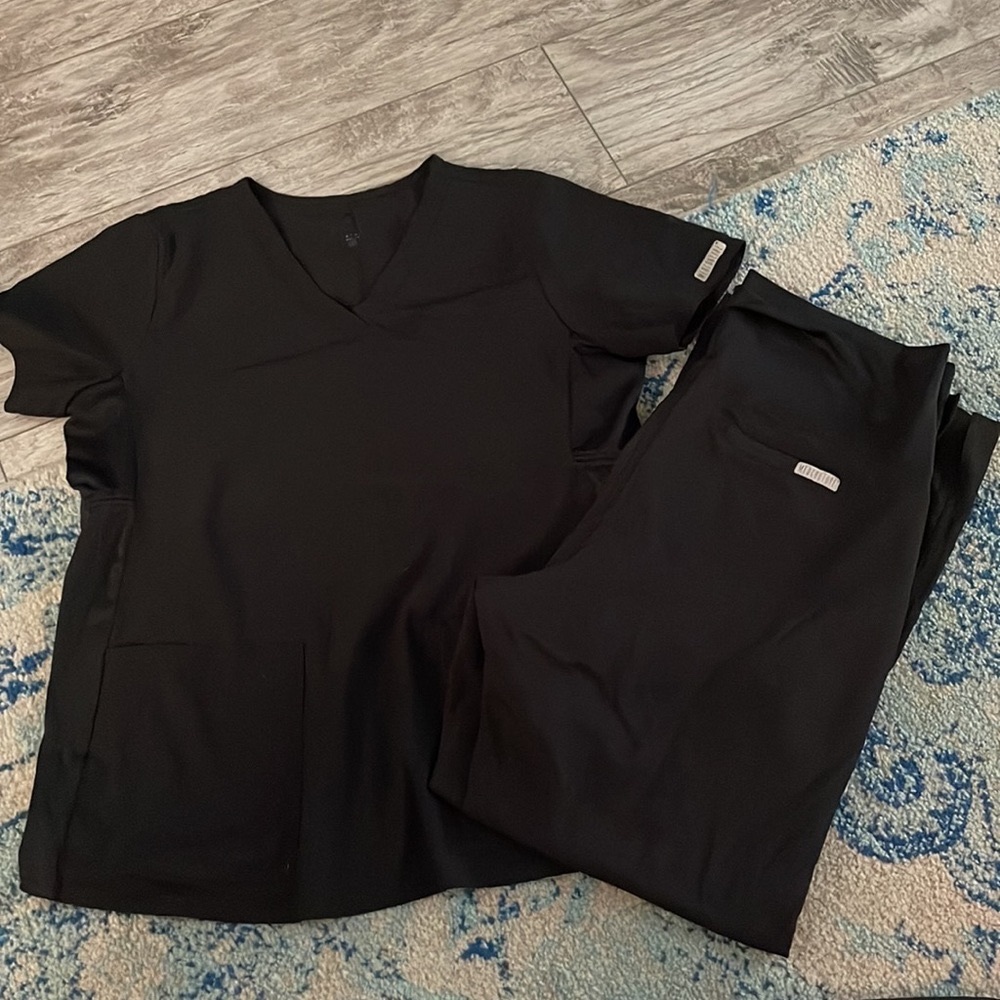 Maternity scrub set
